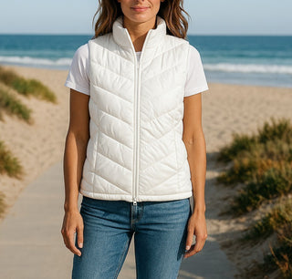 SO White Puffer Vest Women’s Size M Medium Lightweight Quilted Sleeveless Jacket