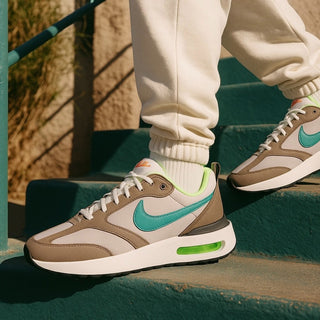 Nike Air Max Dawn Olive Grey Malachite Mens Size 6 Running Shoes DH4656 002