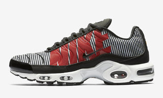 Nike Air Max Plus TN SE Running Shoes Mens size  8.5 Black White Red AT0040 001
