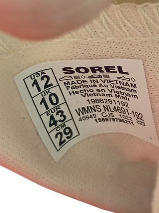 Sorel Women’s Kinetic Breakthru Tech Lace Sneakers Size 12 NL4691-192