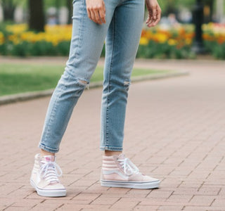 Vans x Disney Mickey & Minnie Pink Sk8-Hi Women’s 7.5